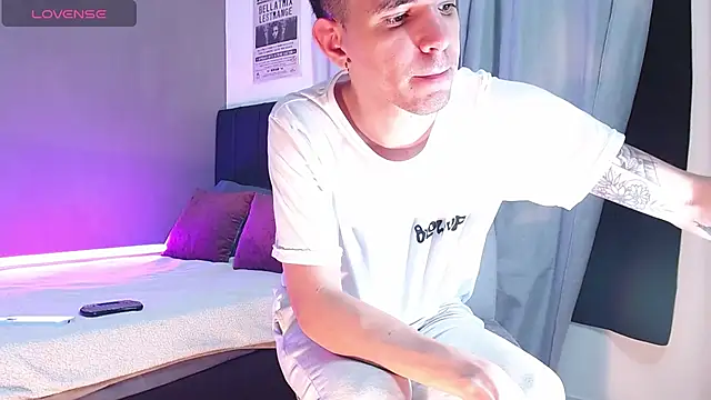 Matteo12  online show from 11-10-25, 07:29