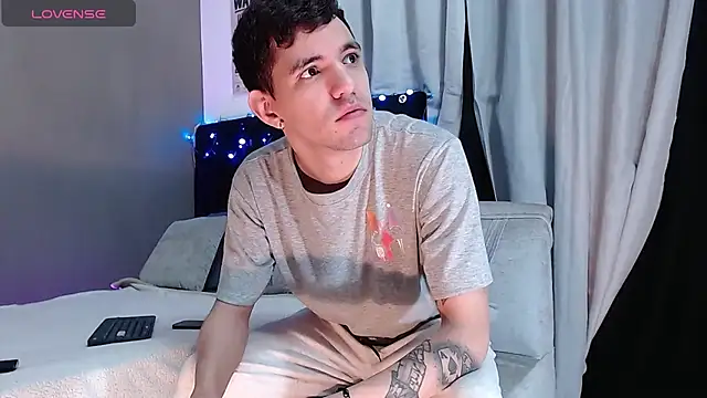 Matteo12  online show from 11-29-25, 06:16