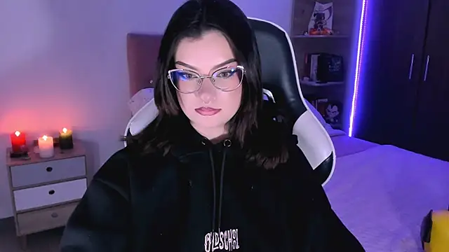 OphelianaRose33 online show from 10-18-25, 10:21