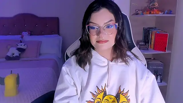 OphelianaRose33 online show from 01-05-26, 10:02