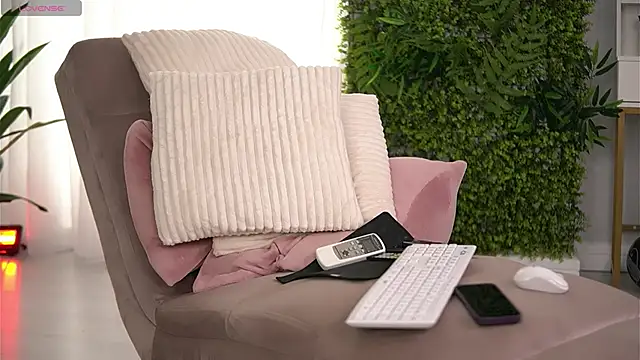 FreyaHeart online show from 01-19-26, 07:12