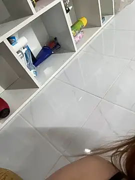 Snapshot of -Linaa- chatting on 09-16-25, 12:22 -Linaa- online show from 09-16-25, 12:22