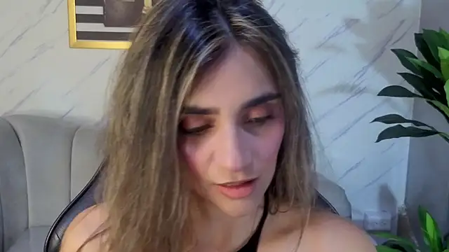 Snapshot of agatha_brooks_t chatting on 04-01-26, 12:39 agatha brooks t online show from 04-01-26, 12:39