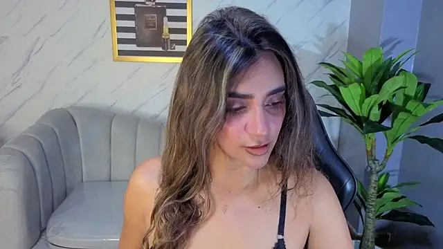 Snapshot of agatha_brooks_t chatting on 04-10-26, 12:32 agatha brooks t online show from 04-10-26, 12:32