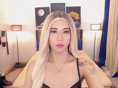 Snapshot of PreciousAmore chatting on 11-10-25, 09:30 PreciousAmore online show from 11-10-25, 09:30