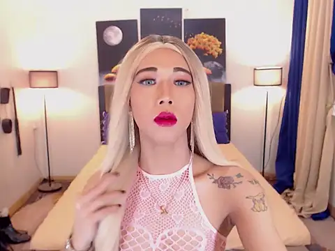 Snapshot of PreciousAmore chatting on 11-12-25, 10:15 PreciousAmore online show from 11-12-25, 10:15