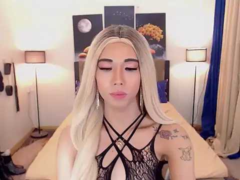 Snapshot of PreciousAmore chatting on 11-14-25, 10:47 PreciousAmore online show from 11-14-25, 10:47