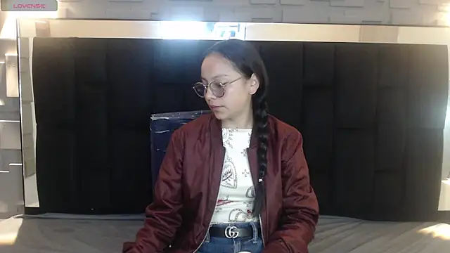 katalina07 1 online show from 12-17-25, 01:17