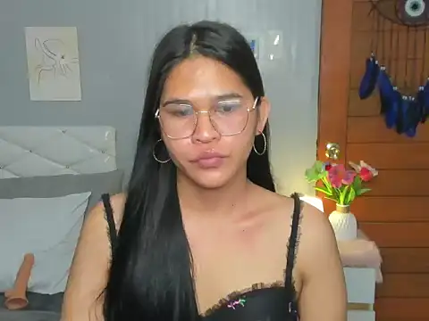 Snapshot of AlianaBlair chatting on 09-18-25, 08:44 AlianaBlair online show from 09-18-25, 08:44