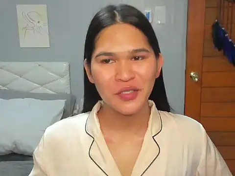 Snapshot of AlianaBlair chatting on 09-24-25, 01:47 AlianaBlair online show from 09-24-25, 01:47