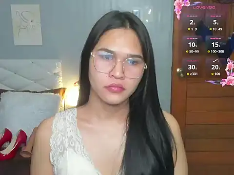 Snapshot of AlianaBlair chatting on 10-11-25, 02:37 AlianaBlair online show from 10-11-25, 02:37