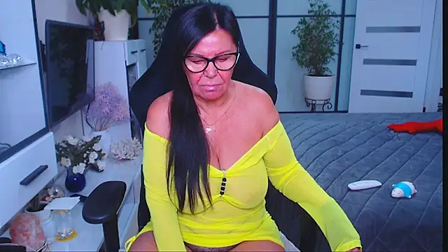 Anna Blare online show from 10-18-25, 09:10