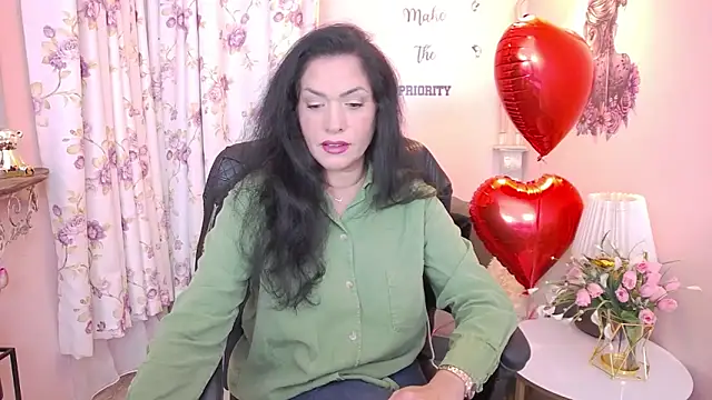 Snapshot of MyLovOne chatting on 02-13-26, 11:28 MyLovOne online show from 02-13-26, 11:28