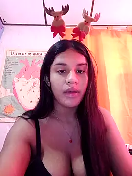 Snapshot of sofi_zzz chatting on 12-18-25, 03:18 sofi zzz online show from 12-18-25, 03:18