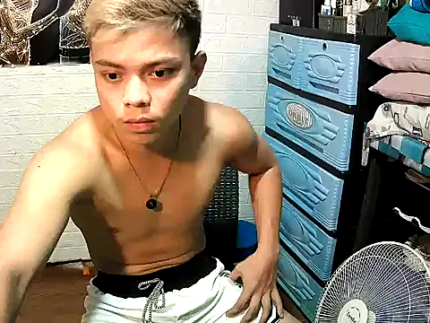Snapshot of Pinoy_slutcummer69 chatting on 11-12-25, 11:32 Pinoy slutcummer69 online show from 11-12-25, 11:32