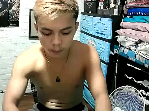 Snapshot of Pinoy_slutcummer69 chatting on 11-14-25, 09:41 Pinoy slutcummer69 online show from 11-14-25, 09:41