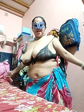 Snapshot of SexyBhabhi323 chatting on 09-16-25, 06:09 SexyBhabhi323 online show from 09-16-25, 06:09