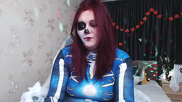 Alisawoods  online show from 10-31-25, 07:48