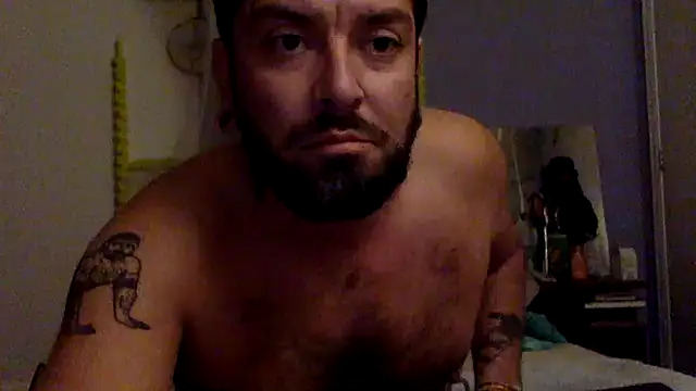 Snapshot of Pigslut01 chatting on 10-28-25, 05:55 Pigslut01 online show from 10-28-25, 05:55