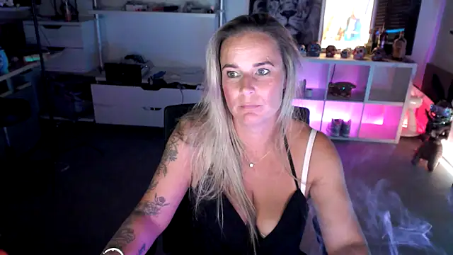 Mrs-Aurora online show from 10-01-25, 08:15