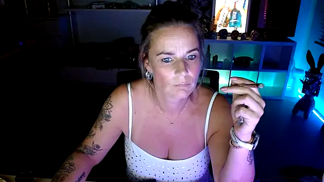 Mrs-Aurora online show from 10-13-25, 08:42