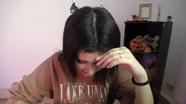 Katrin kiss  online show from 11-12-25, 12:38