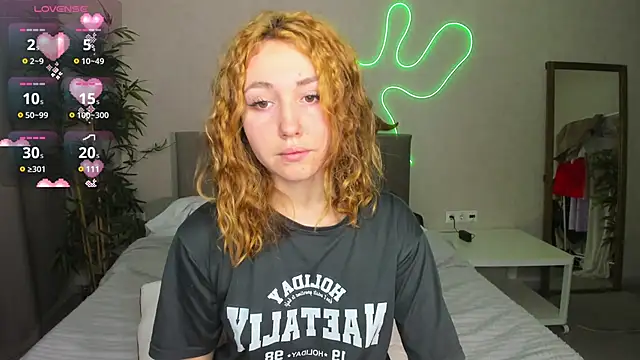 Luna G0ld online show from 11-18-25, 12:27