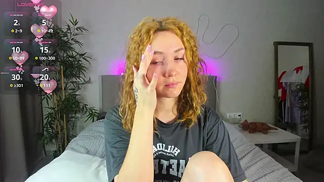 Luna G0ld online show from 11-18-25, 11:59