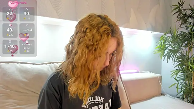 Luna G0ld online show from 11-19-25, 11:38