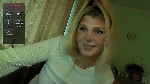 Snapshot of TsPostophere chatting on 10-19-25, 09:32 TsPostophere online show from 10-19-25, 09:32