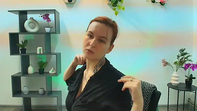 RubyHolmess online show from 10-06-25, 06:27