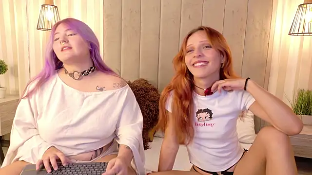 SukiandNaomi online show from 11-10-25, 08:24