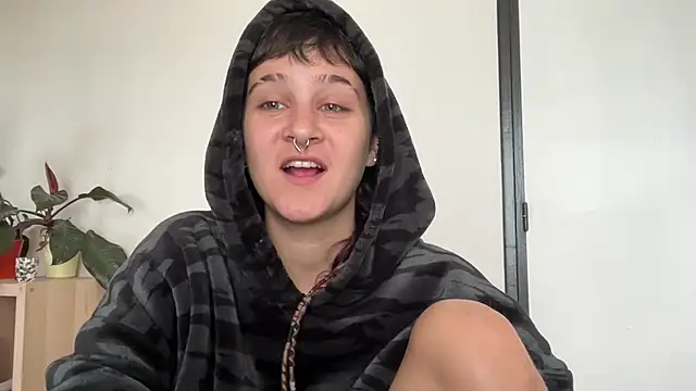 NIQUE TARAXX online show from 09-22-25, 11:23