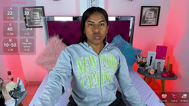 Khloee f w online show from 09-24-25, 05:49