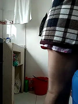 yaneth  online show from 11-10-25, 01:32