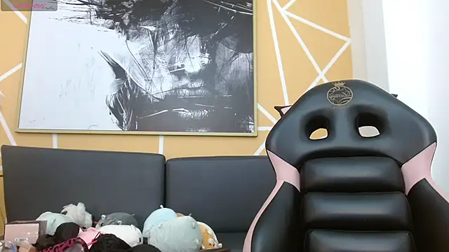 olivia russo  online show from 01-05-26, 08:12