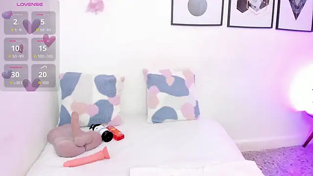 yunna7 online show from 10-14-25, 11:33