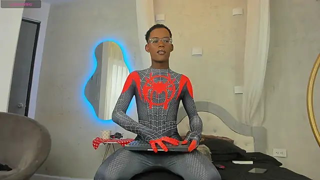 MaxFoxx  online show from 09-19-25, 07:36
