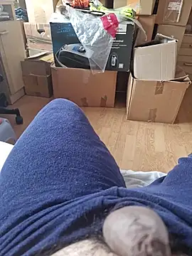 Snapshot of Badeanzug chatting on 11-10-25, 08:24 Badeanzug online show from 11-10-25, 08:24