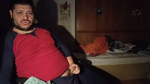 Snapshot of Badeanzug chatting on 11-14-25, 02:32 Badeanzug online show from 11-14-25, 02:32