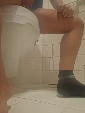 Snapshot of Badeanzug chatting on 11-19-25, 09:31 Badeanzug online show from 11-19-25, 09:31