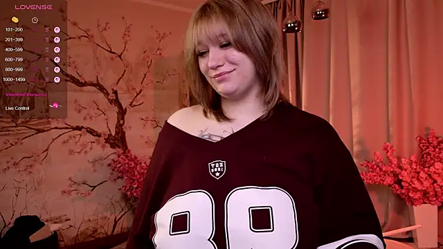 Snapshot of Morvelyn chatting on 11-19-25, 07:03 Morvelyn online show from 11-19-25, 07:03