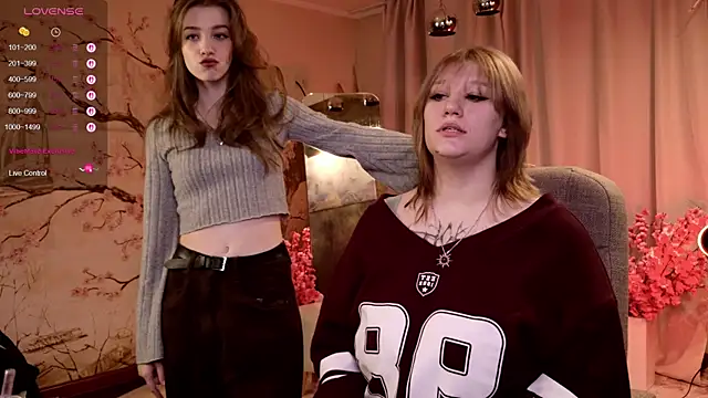 Snapshot of Morvelyn chatting on 11-24-25, 02:17 Morvelyn online show from 11-24-25, 02:17