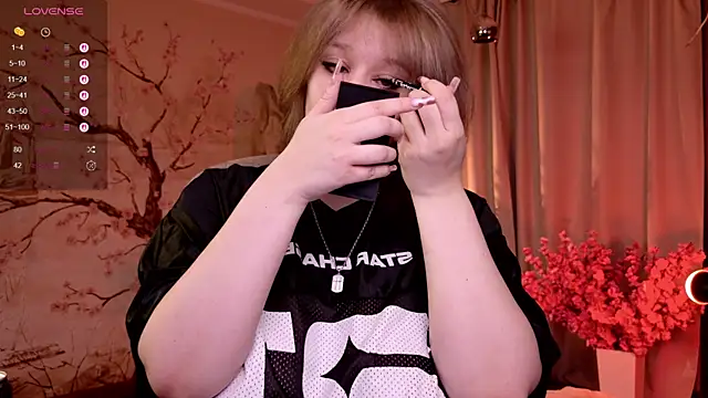 Morvelyn online show from 11-26-25, 02:51