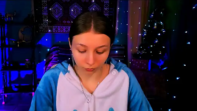 JulieDaniel online show from 12-22-25, 08:22