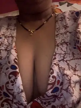 Snapshot of Divya-22 chatting on 12-05-25, 07:43 Divya-22 online show from 12-05-25, 07:43