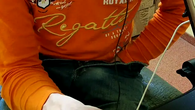 Snapshot of k74robert chatting on 04-07-26, 05:24 k74robert online show from 04-07-26, 05:24