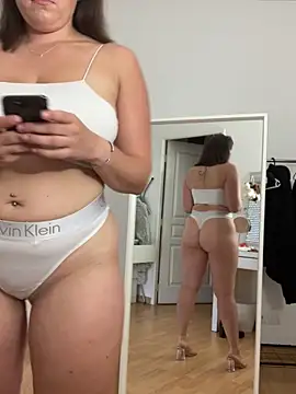 chloedlm5 online show from 09-11-25, 10:04