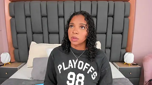 LisaMendez online show from 11-05-25, 03:50