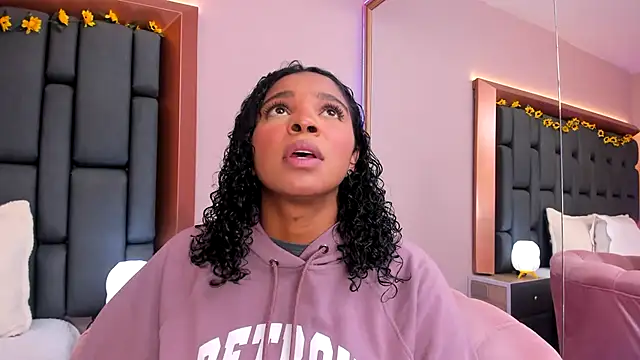 LisaMendez online show from 01-14-26, 03:56